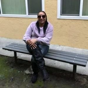 Meet your Posher, Elaine